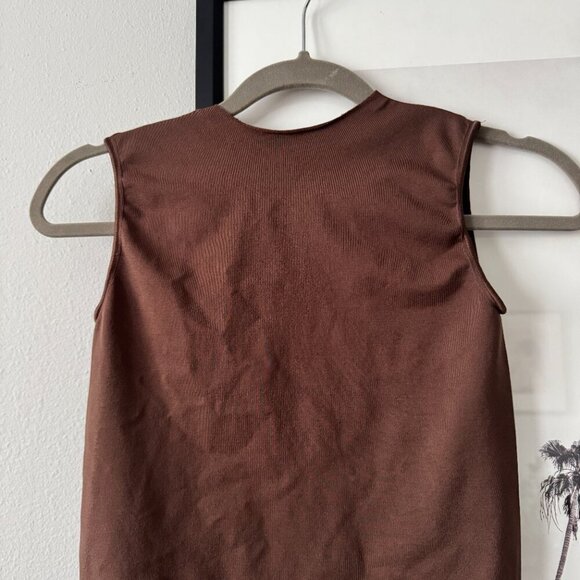 Skims | EUC Essential Sleeveless Crew Neck Thong Bodysuit in Brown Size L/XL - Picture 3 of 9